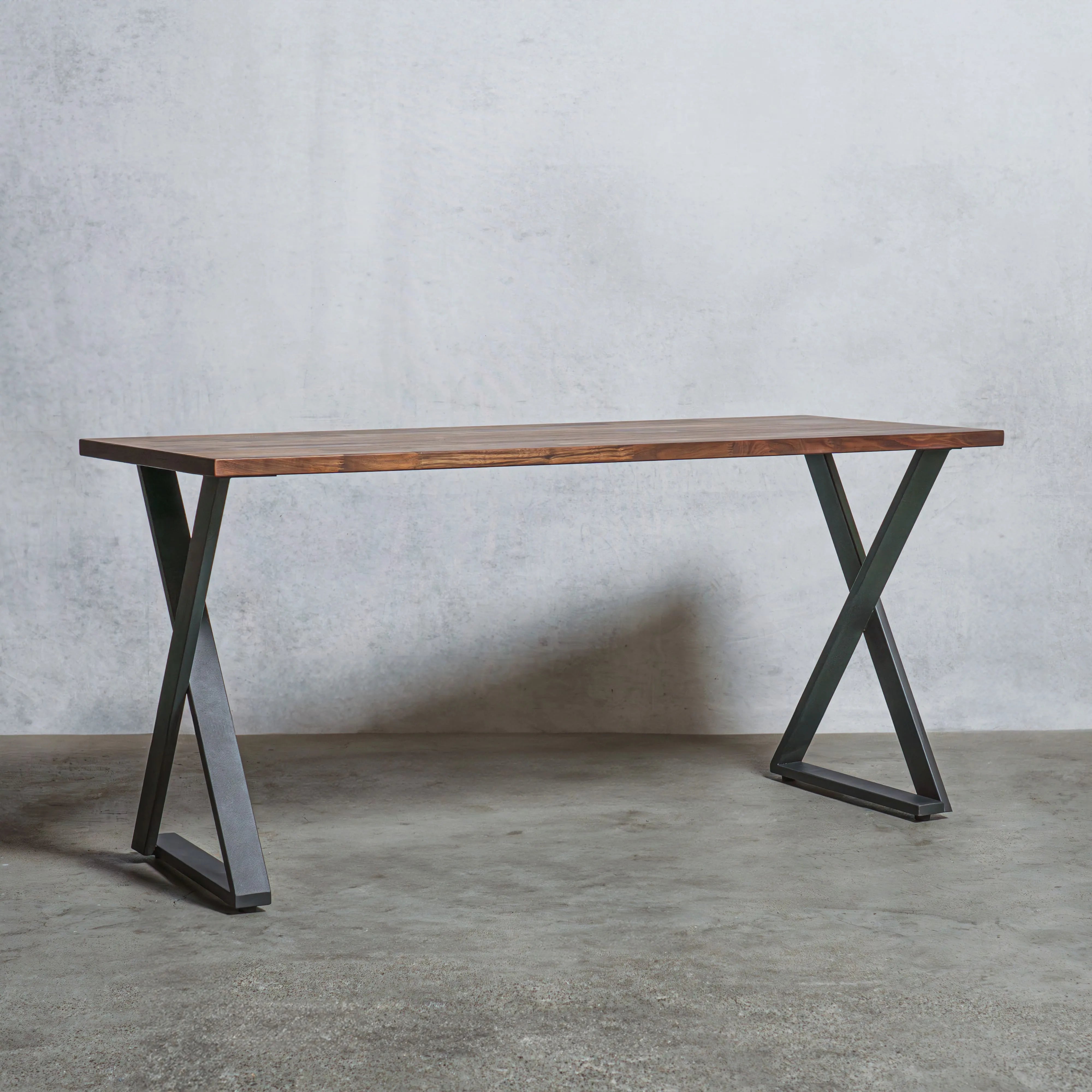 テーブル / デスク ウォールナット材 × アイアン脚 Z型 — 清水材木店